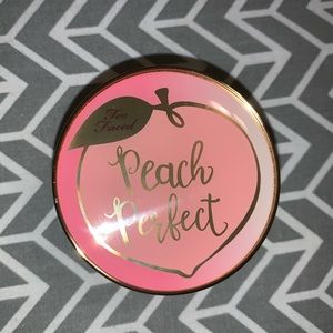 Too Faced Peach Perfect Mattifying Setting Powder